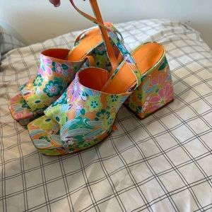 Flowers springs mules heels